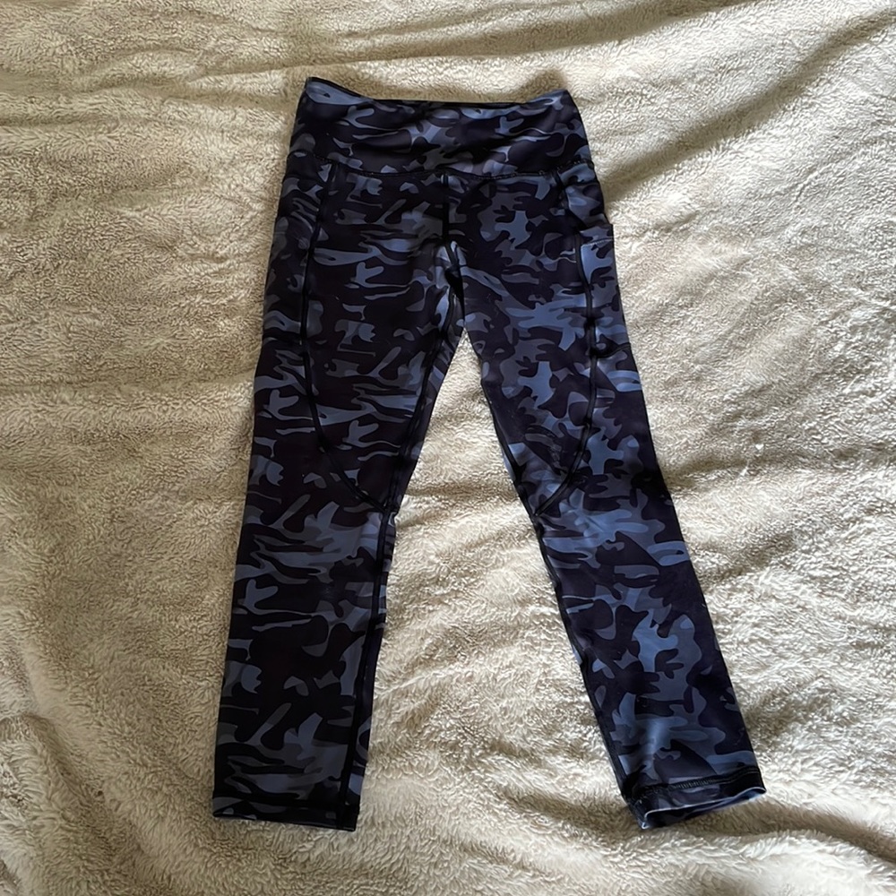 Zyia active leggings- calf length camo